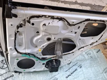 Дверь задний правый на Lexus ES за 160 000 тг. в Шымкент – фото 3