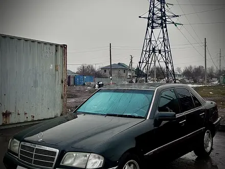 Mercedes-Benz C 220 1995 года за 2 300 000 тг. в Алматы