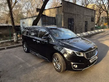 Kia Carnival 2017 года за 12 000 000 тг. в Алматы