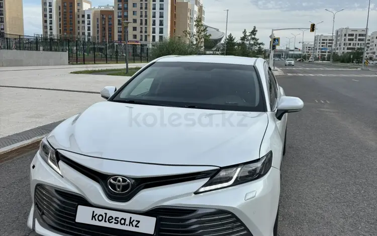 Toyota Camry 2019 года за 11 000 000 тг. в Астана