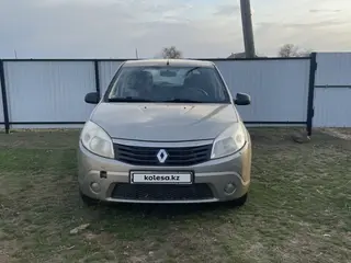Renault Sandero, 2013