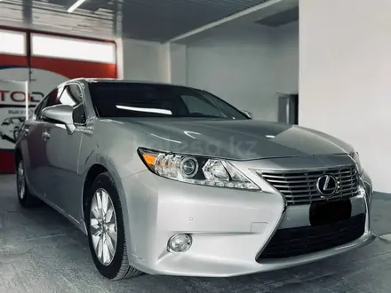 Lexus ES 300h 2014 года за 12 200 000 тг. в Актау