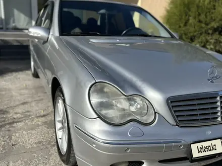 Mercedes-Benz C 180 2002 года за 5 100 000 тг. в Шымкент – фото 3