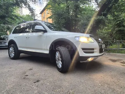 Volkswagen Touareg 2007 года за 7 000 000 тг. в Алматы – фото 3