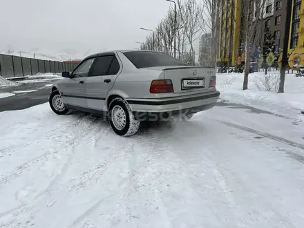 BMW 320 1994 года за 2 000 000 тг. в Алматы – фото 3