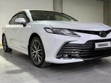 Toyota Camry 2023 года за 15 500 000 тг. в Шымкент