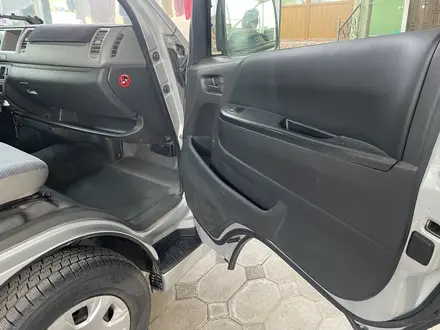 Toyota Hiace 2007 года за 10 950 000 тг. в Алматы – фото 13