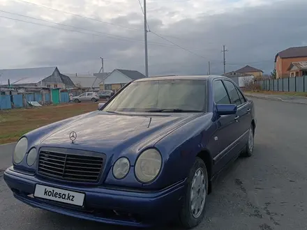 Mercedes-Benz E 280 1998 года за 2 000 000 тг. в Астана – фото 3