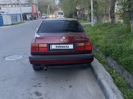 Volkswagen Vento 1993 года за 1 400 000 тг. в Талдыкорган – фото 2