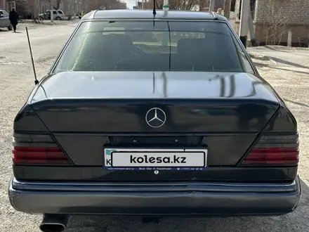 Mercedes-Benz E 220 1993 года за 1 800 000 тг. в Кызылорда – фото 6