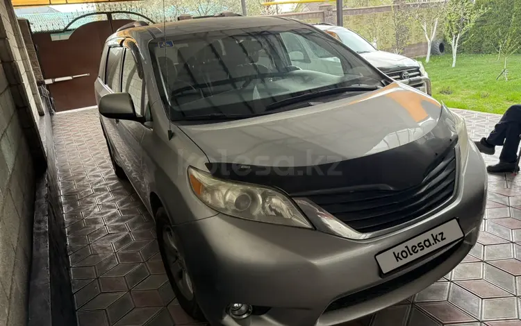 Toyota Sienna 2013 года за 11 700 000 тг. в Алматы