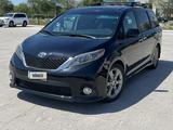 Toyota Sienna 2015 годаүшін8 500 000 тг. в Актау