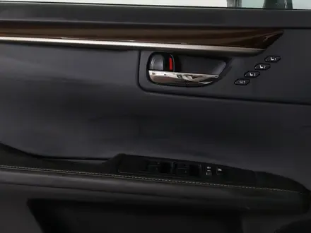 Lexus ES 300h 2013 года за 9 990 000 тг. в Шымкент – фото 17
