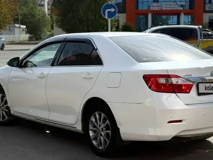 Toyota Camry 2014 года за 8 700 000 тг. в Актобе – фото 5