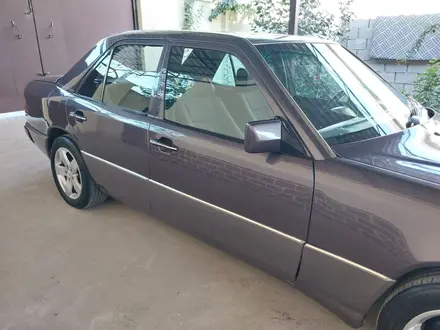 Mercedes-Benz E 230 1991 года за 2 200 000 тг. в Шымкент – фото 17