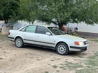 Audi 100