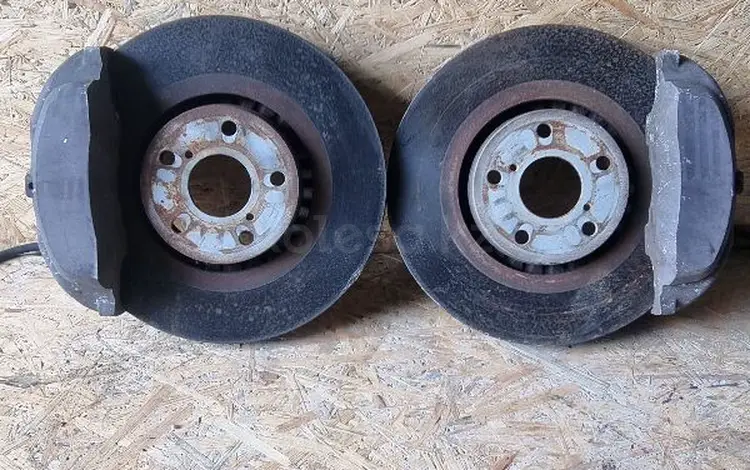 Тормозные диски с суппортами для Lexus gs за 70 000 тг. в Алматы