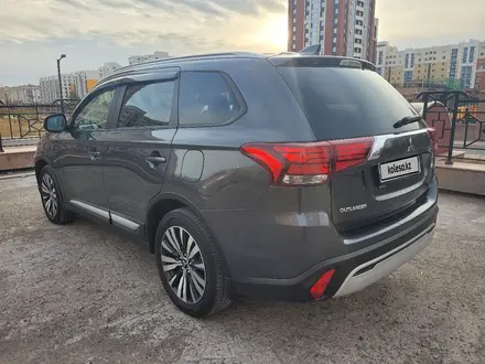 Mitsubishi Outlander 2021 года за 13 300 000 тг. в Астана – фото 3