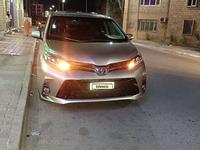 Toyota Sienna 2017 годаfor13 500 000 тг. в Актау