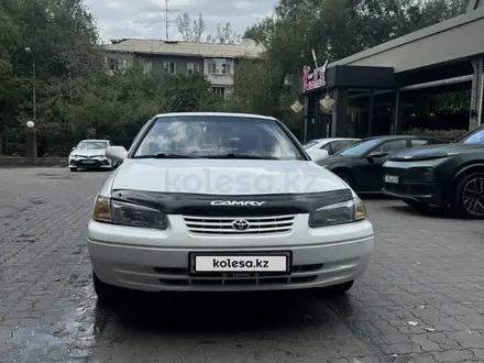 Toyota Camry 1998 года за 2 700 000 тг. в Алматы