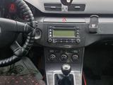 Volkswagen Passat 2005 года за 2 800 000 тг. в Уральск – фото 4