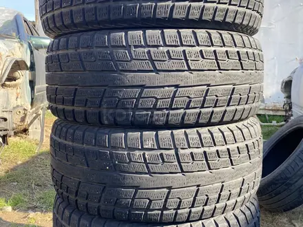 Комплект зимние шины 285/65/17 285/65R17 Yokohama. за 100 000 тг. в Алматы