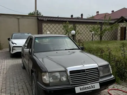 Mercedes-Benz E 300 1988 года за 500 000 тг. в Шымкент – фото 9
