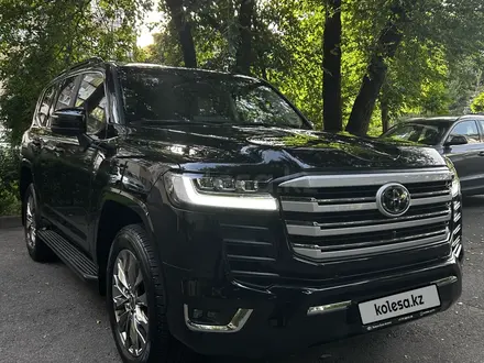 Toyota Land Cruiser 2025 года за 68 000 000 тг. в Алматы – фото 8