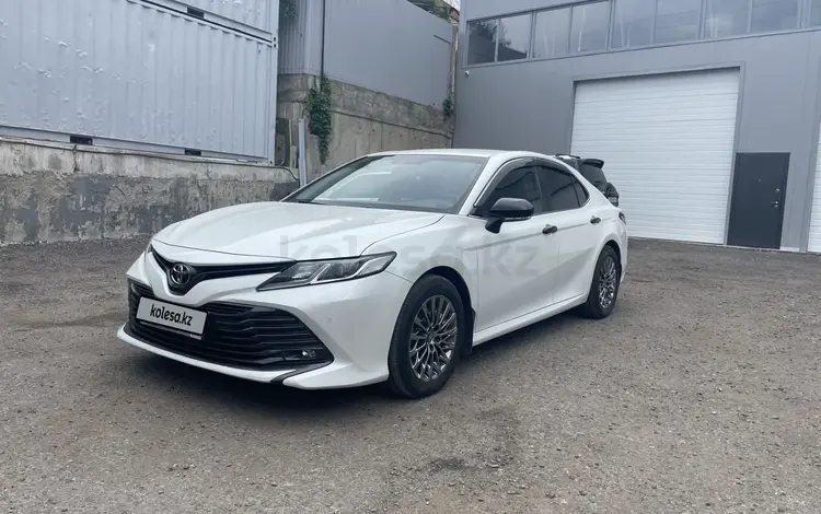 Toyota Camry 2020 года за 12 500 000 тг. в Алматы