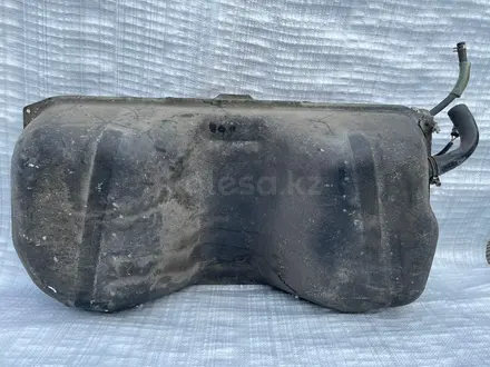 Бензобак Suzuki Grand Vitara 2006-13 год, оригинал из Японии за 40 000 тг. в Караганда – фото 2