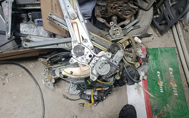 Стеклоподьемник на разные авто за 5 000 тг. в Алматы