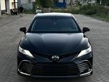 Toyota Camry 2021 года за 14 500 000 тг. в Уральск