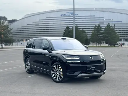 Denza n9, 2025
