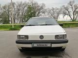 Volkswagen Passat 1993 годаүшін1 750 000 тг. в Алматы