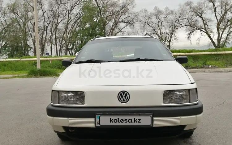 Volkswagen Passat 1993 годаүшін1 800 000 тг. в Алматы