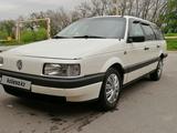 Volkswagen Passat 1993 годаүшін1 750 000 тг. в Алматы – фото 2