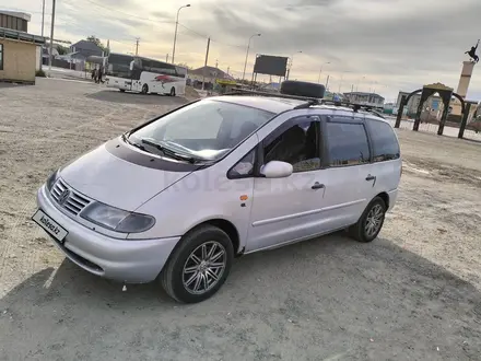 Volkswagen Sharan 1996 года за 2 200 000 тг. в Аральск