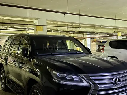 Lexus LX 570 2017 года за 40 000 000 тг. в Астана
