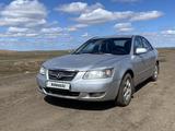 Hyundai Sonata 2006 года за 3 200 000 тг. в Астана – фото 2