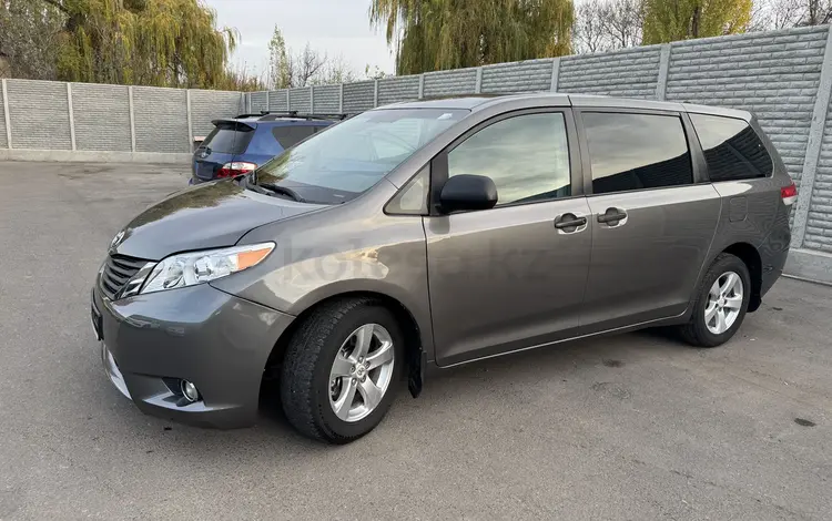 Toyota Sienna 2012 года за 12 500 000 тг. в Астана