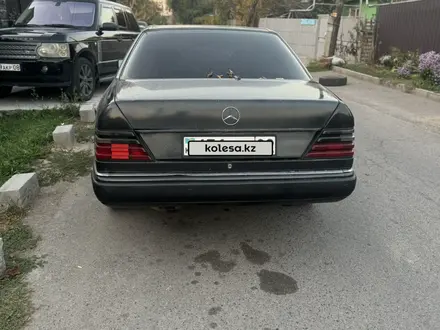 Mercedes-Benz E 230 1992 года за 2 800 000 тг. в Алматы – фото 2