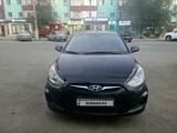 Hyundai Solaris 2013 года за 4 000 000 тг. в Актобе – фото 2