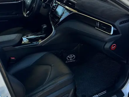Toyota Camry 2019 года за 12 900 000 тг. в Актау – фото 11