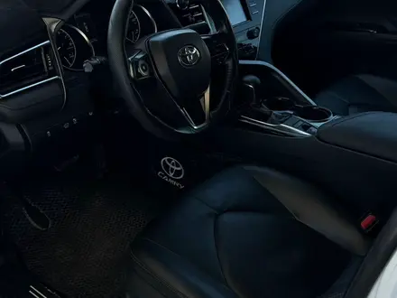 Toyota Camry 2019 года за 12 900 000 тг. в Актау – фото 7