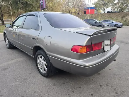 Toyota Camry 2000 года за 3 600 000 тг. в Алматы – фото 7