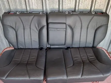 Задний диван на W210 e55 amg универсал за 150 000 тг. в Алматы