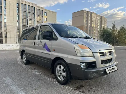 Hyundai Starex 2004 годаүшін3 500 000 тг. в Караганда – фото 2