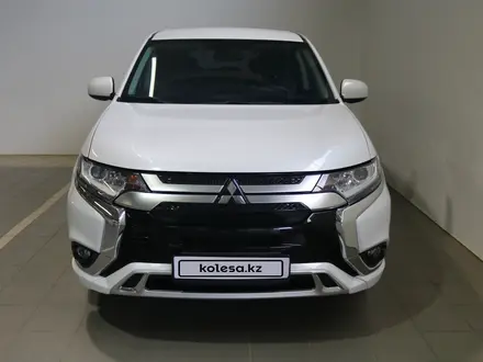 Mitsubishi Outlander 2022 года за 10 990 000 тг. в Актобе – фото 2