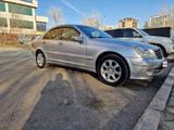 Mercedes-Benz C 240 2001 года за 3 400 000 тг. в Семей – фото 3