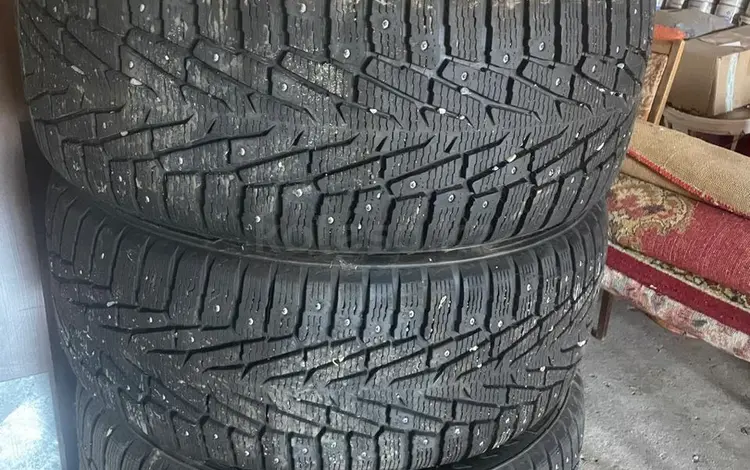 Зимняя шипованная резина за 350 000 тг. в Петропавловск